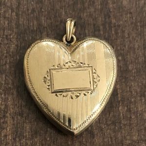 Vintage 10k gold heart locket pendant